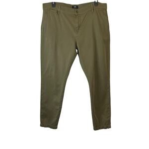 7 for All Mankind Go-To Chino in Military Green Men's Size 40 x 31